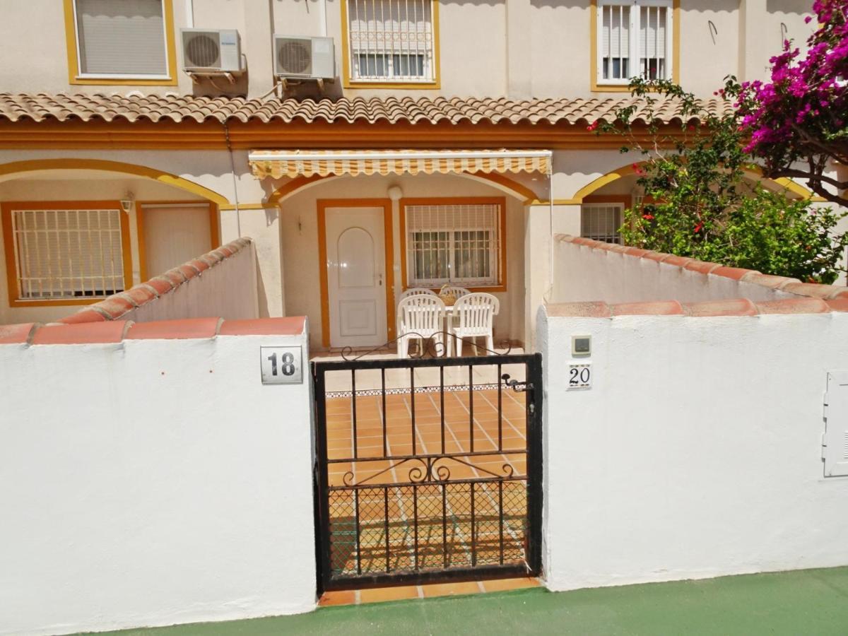 La Playa Oliva - Casa 20 Alquiler Solo Familiasアパートメント エクステリア 写真